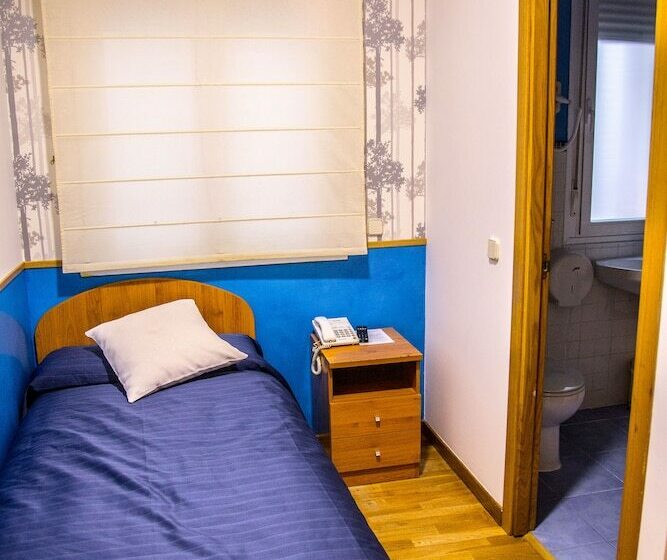 اتاق استاندارد یک نفره, Hostal Montaloya