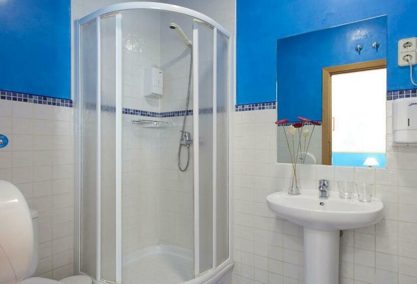 اتاق استاندارد یک نفره, Hostal Montaloya