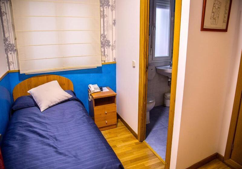 اتاق استاندارد یک نفره, Hostal Montaloya