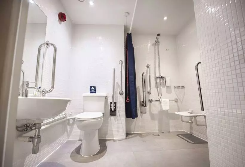 ダブルベッドスタンダードルーム, Campanile Hotel Northampton