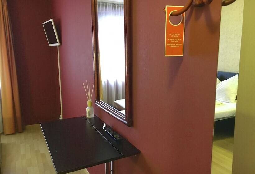 Dört Kişilik Standart Oda, Falken