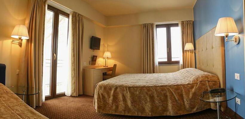 غرفة عائلية, Fortebraccio