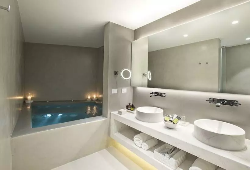 Sviitti Uima-allas, Grace Hotel, Auberge Resorts Collection