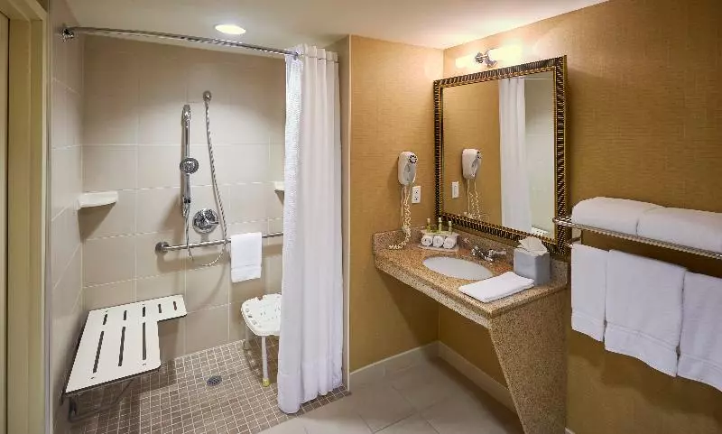 キングサイズベッドのスタンダードルーム, Holiday Inn Express & Suites Huntsville, An Ihg