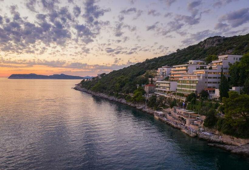 غرفة كلاسيكية, More