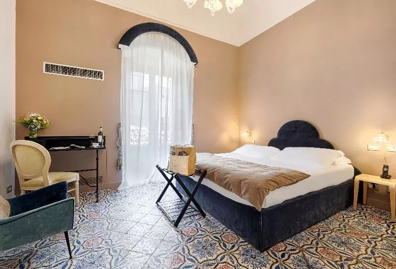 デラックスルーム, Relais Antica Badia San Maurizio 1619
