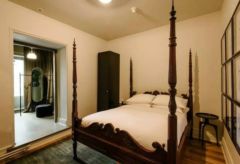 اتاق لوکس با بالکن, Rosemount Inn