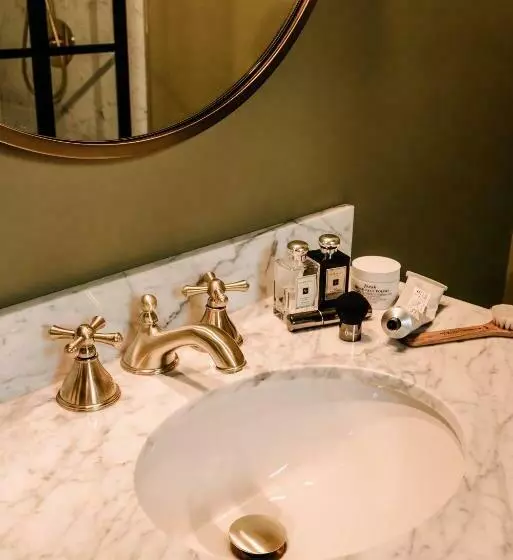 اتاق استاندارد, Rosemount Inn