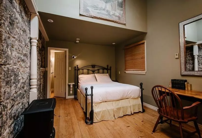 استودیوی استاندارد, Rosemount Inn