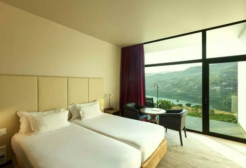 اتاق استاندارد با چشم‌انداز رودخانه, Douro Palace Hotel Resort & Spa
