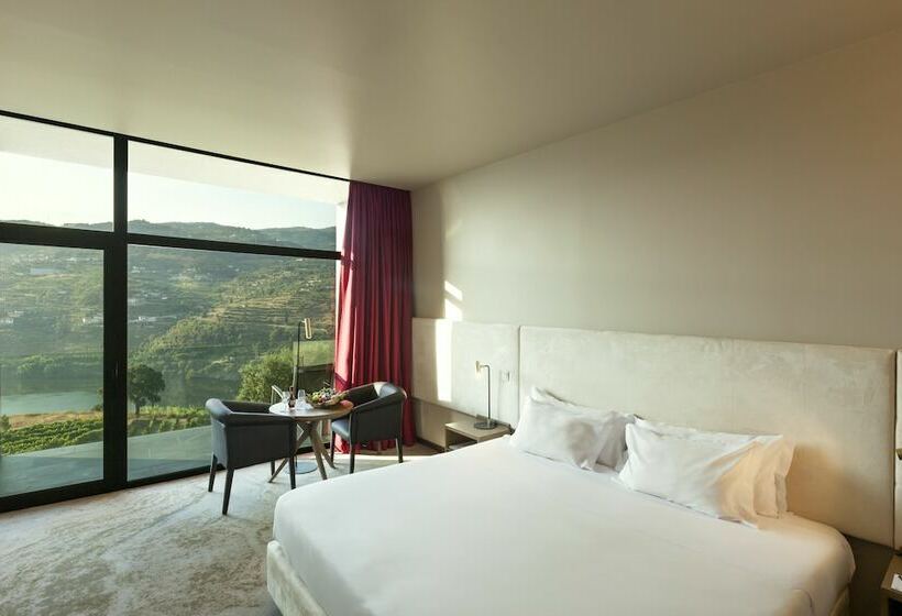 غرفة قياسية مطلّة علي النهر, Douro Palace Hotel Resort & Spa
