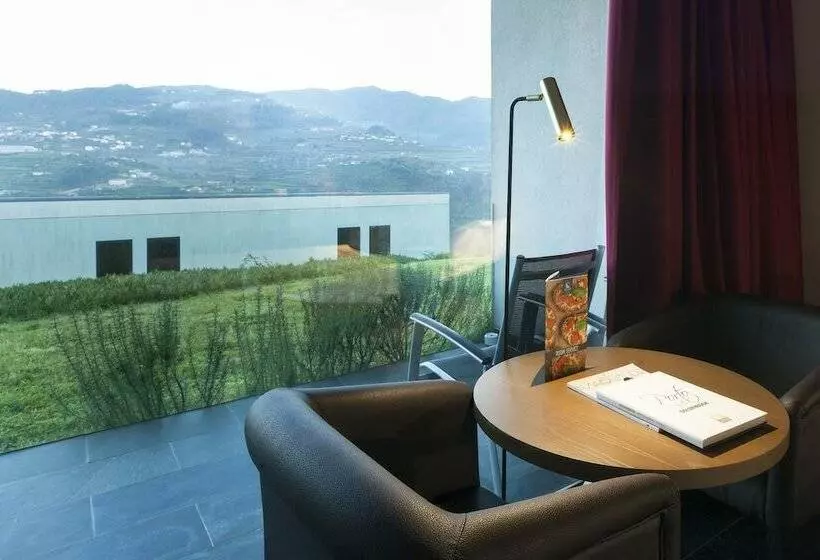 اتاق استاندارد با چشم‌انداز باغ, Douro Palace Hotel Resort & Spa