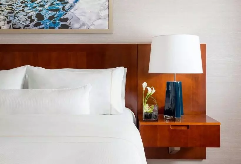 سوییت اجرایی, The Westin Arlington