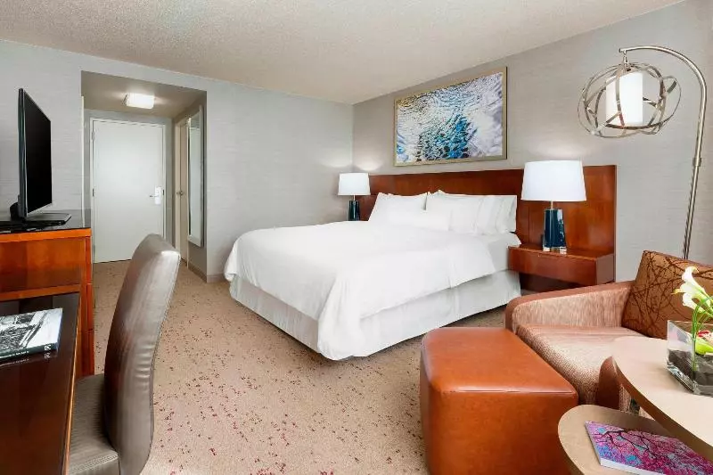 اتاق استاندارد با تخت بزرگ, The Westin Arlington