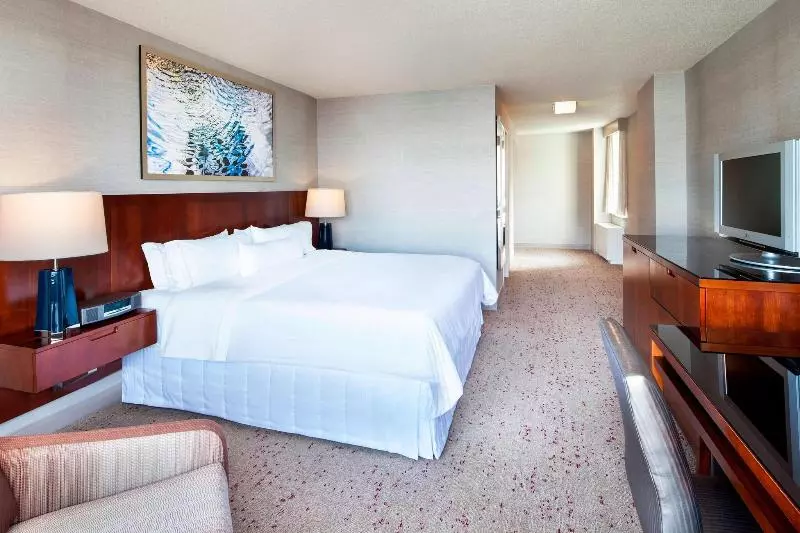 اتاق استاندارد با تخت بزرگ, The Westin Arlington