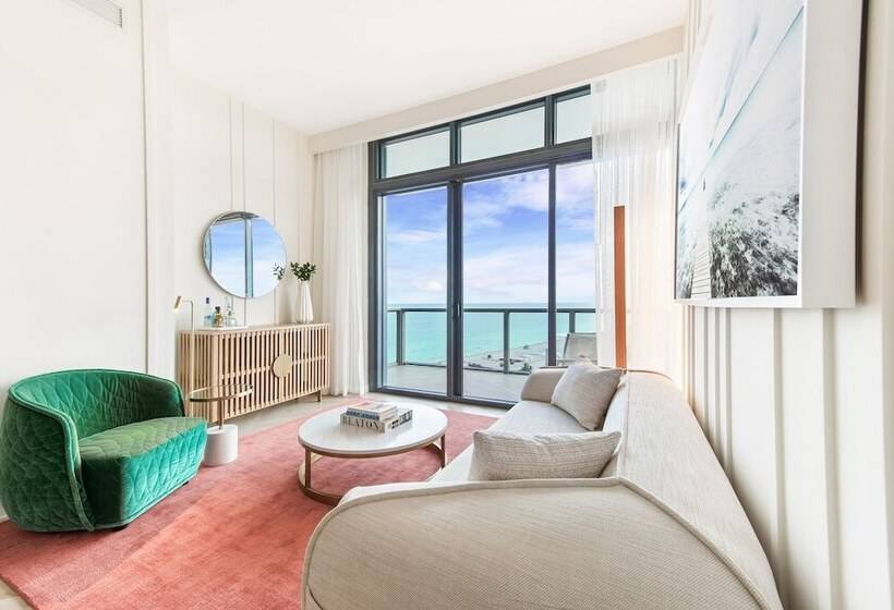 סוויטה נוף לים, W South Beach