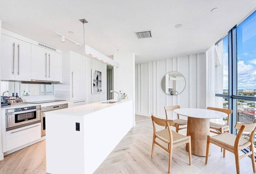 סוויטה נוף לים, W South Beach