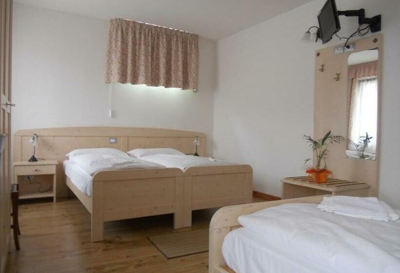 חדר קומפורט לשלושה, Agritur Affittacamere Capra Mauro