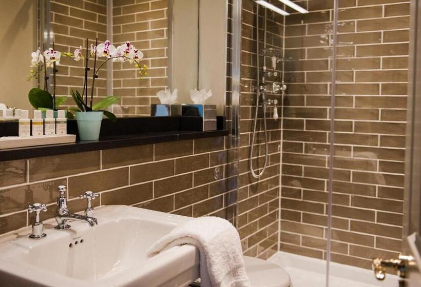 スタンダードルーム, The White Hart, Overton