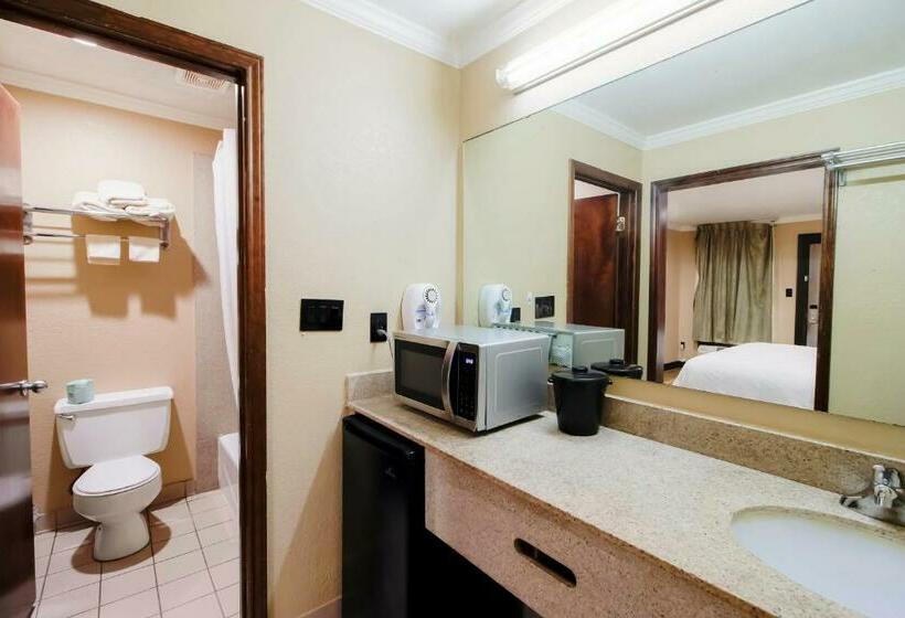Стандартный Номер Кровать Кинг, Oyo Pinewood Inn & Suites Silsbee