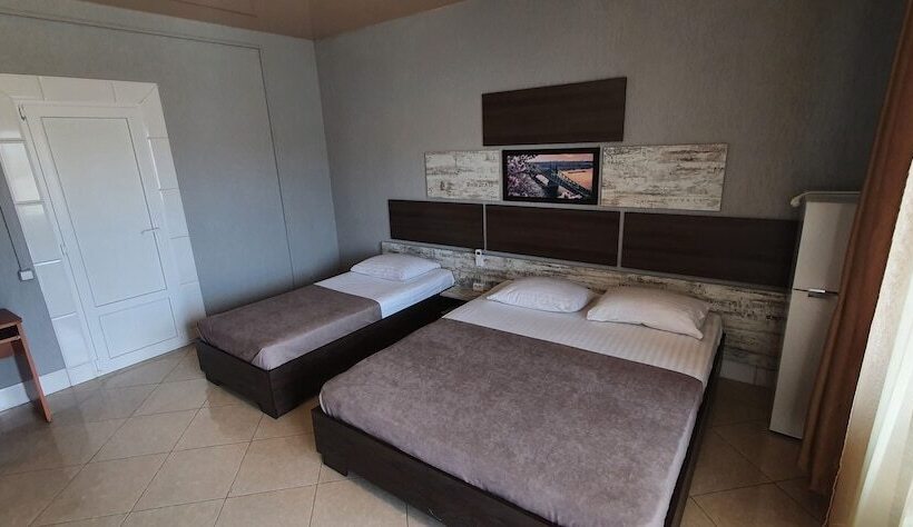 اتاق سوپریور چهار تخته, Nar Motel