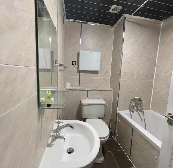 اتاق استاندارد با تخت بزرگ, Gainsborough