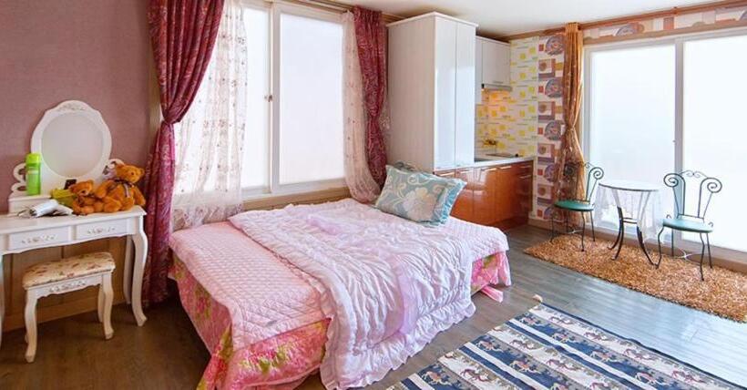 标准三人间, Roma Pension Boryeong