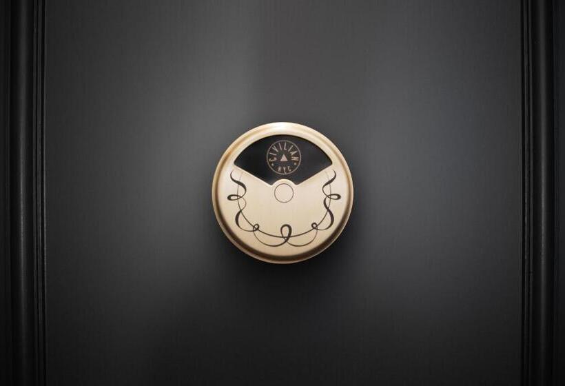 스탠다드 룸, Civilian