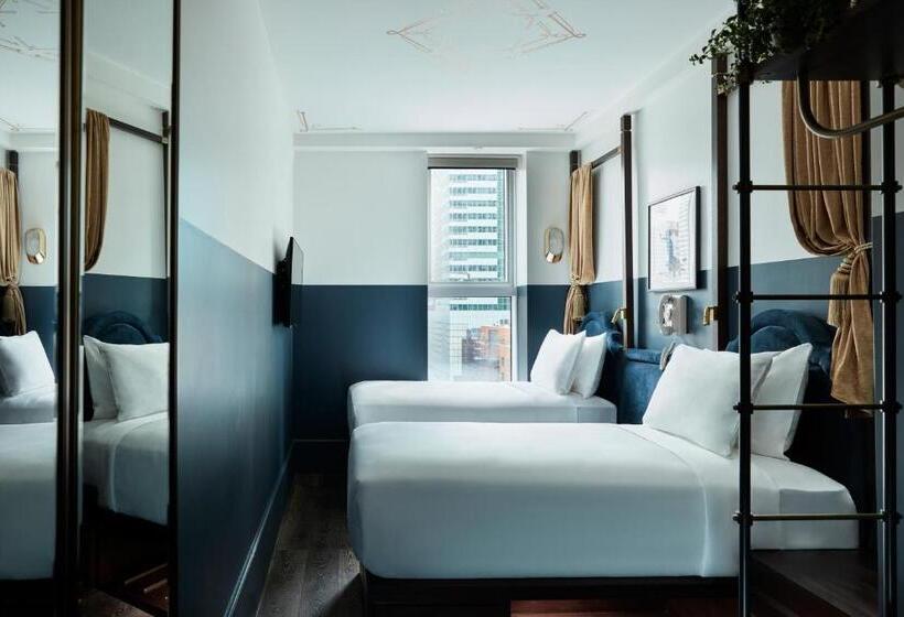 스탠다드 룸, Civilian