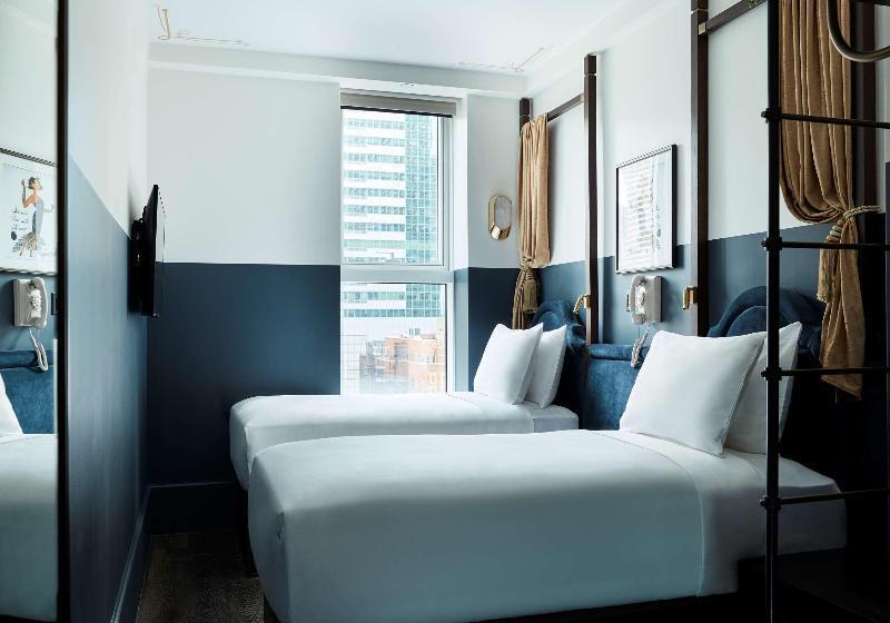 스탠다드 룸, Civilian