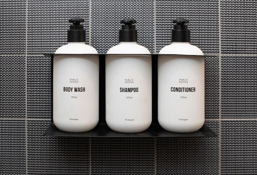 스탠다드 룸, Civilian