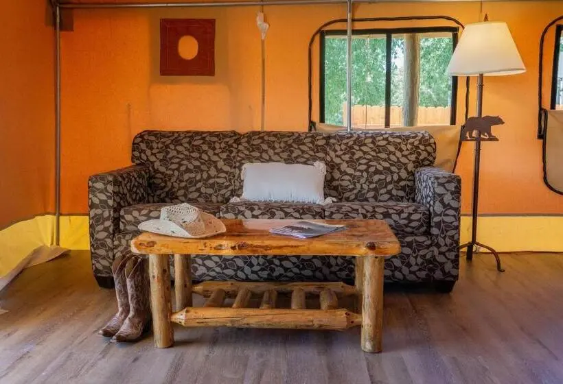 Standard Tent, Teton Peaks Resort