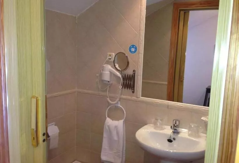 اتاق استاندارد یک نفره, Hostal San Martin