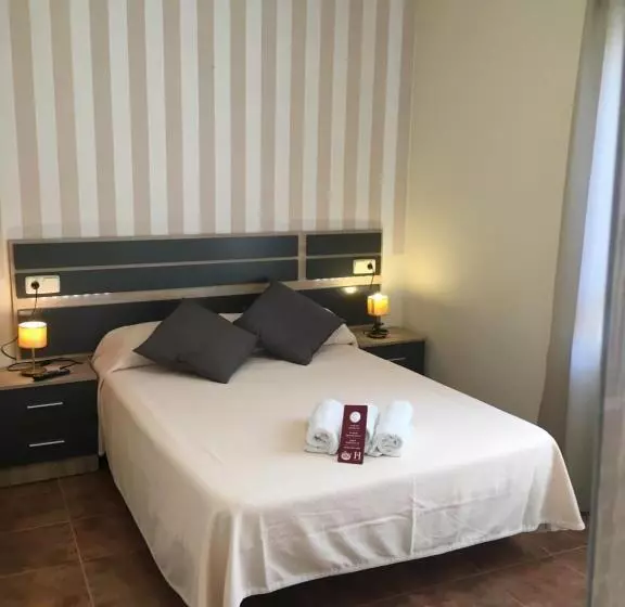 اتاق استاندارد سه نفره, Hostal San Martin