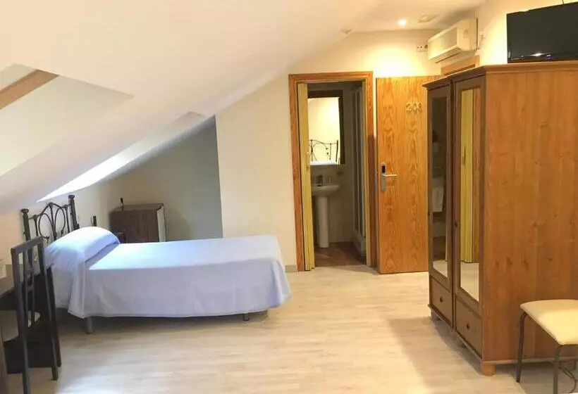 اتاق استاندارد چهار تخته, Hostal San Martin