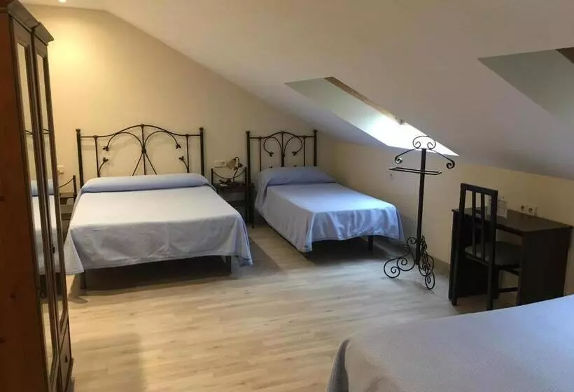 اتاق استاندارد چهار تخته, Hostal San Martin