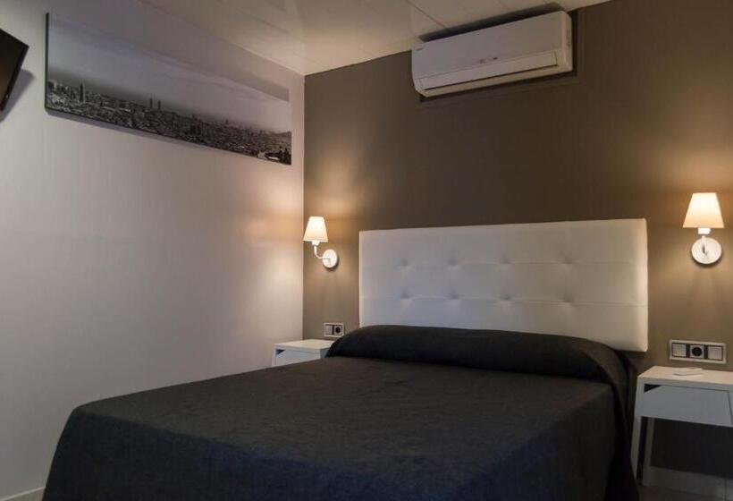 اتاق لوکس, Hostal Sant Pau