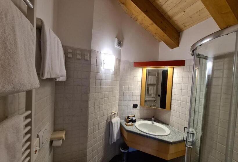 수피리어 트리플 룸, Aigle