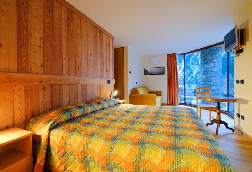 수피리어 트리플 룸, Aigle