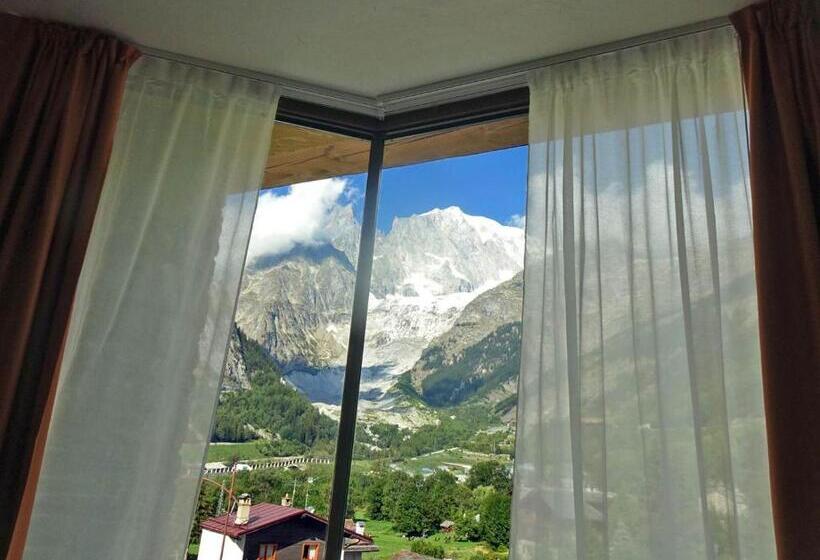 수피리어 트리플 룸, Aigle