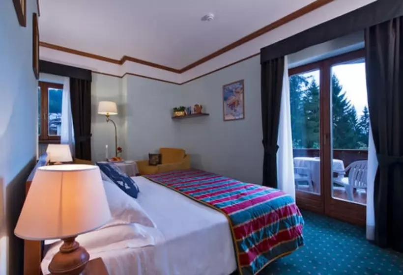 اتاق استاندارد با چشم‌انداز کوهستان, Boutique Hotel Villa Blu Cortina D Ampezzo