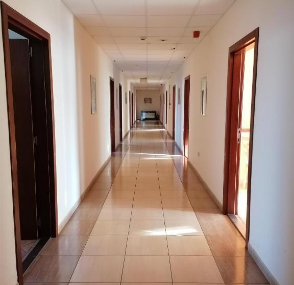 غرفة قياسية ثلاثية, Ferihegy