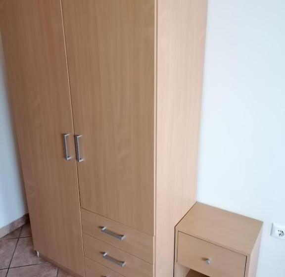 غرفة قياسية, Ferihegy