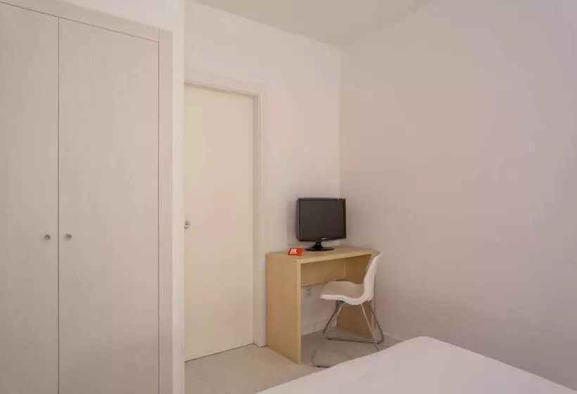Standard Yhden Hengen Huone, Made Inn