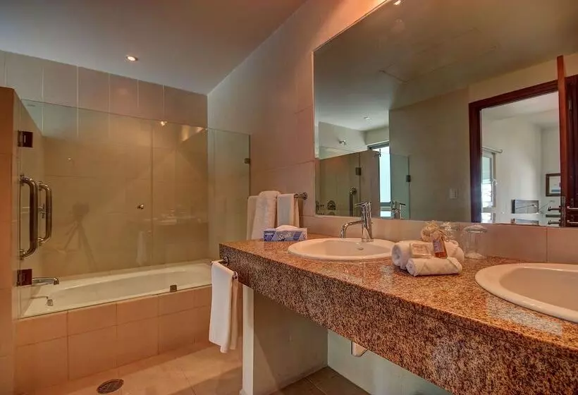 1 Bedroom Penthouse Apartment, Riviera Maya Suites