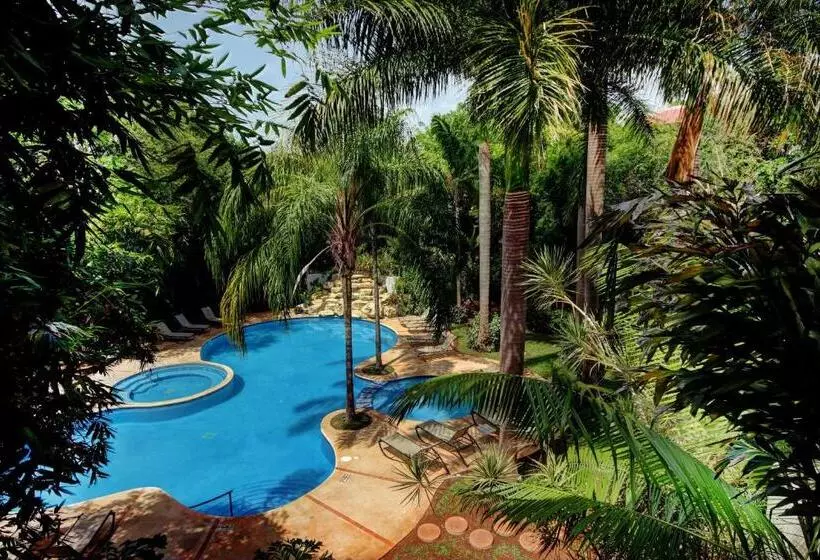 2 Bedroom Apartment Garden View, Riviera Maya Suites