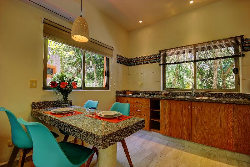 标准平房, Riviera Maya Suites