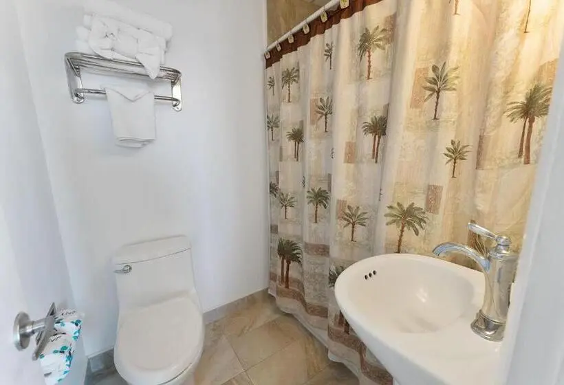 オーシャンビューデラックスルームバルコニー付き, Waikiki Oceanfront Resort