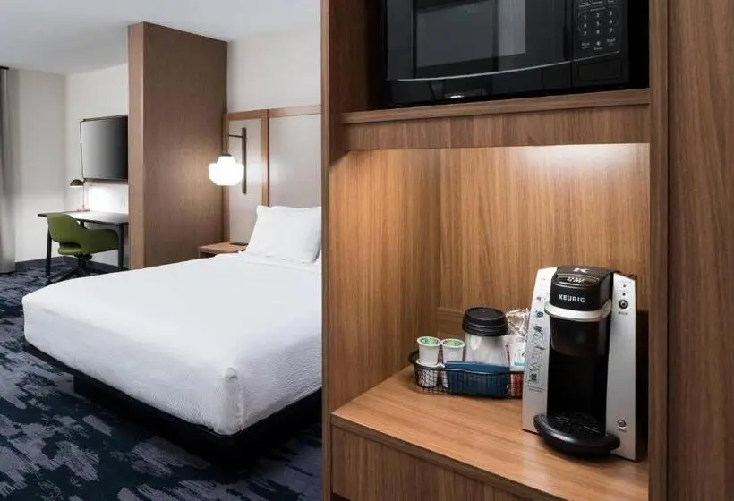 キングサイズベッドのスイートルーム, Fairfield Inn & Suites By Marriott Savannah I95 North