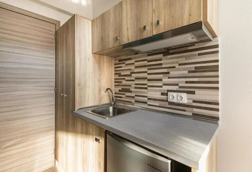استودیو استاندارد با بالکن, Sunshine Apartments
